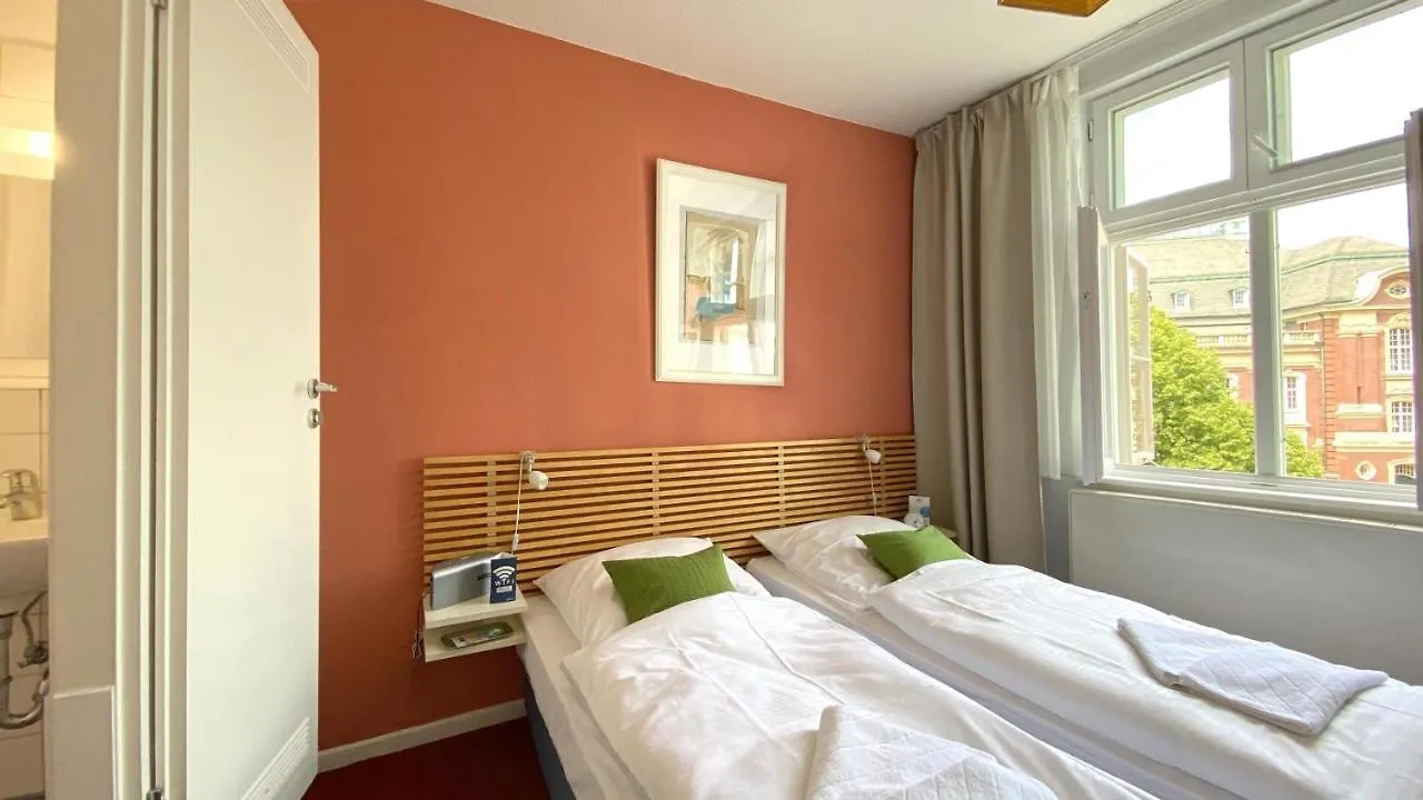 Hotel Frauenhotel Hanseatin - Women Only Hambourg