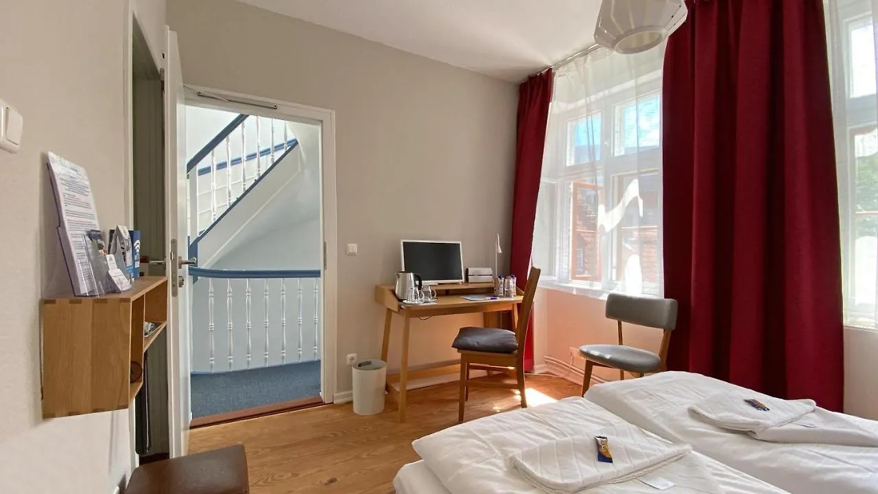 Frauenhotel Hanseatin - Women Only Hotel
